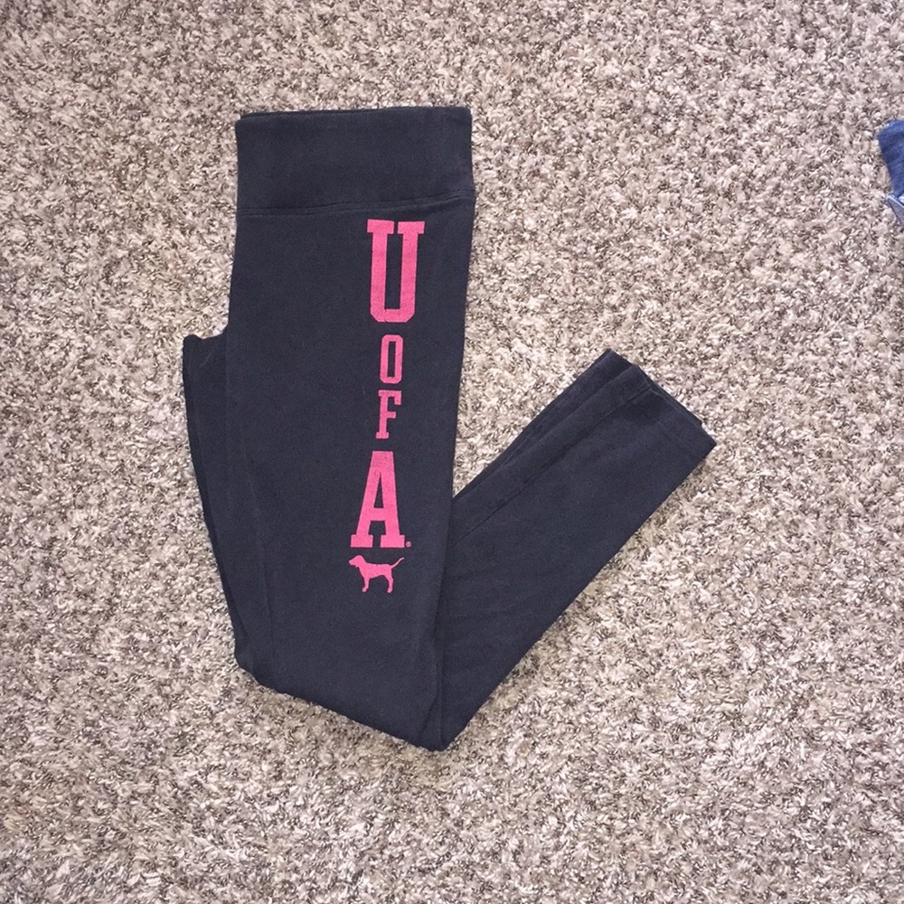 🐷 U of A Victoria secretes tights